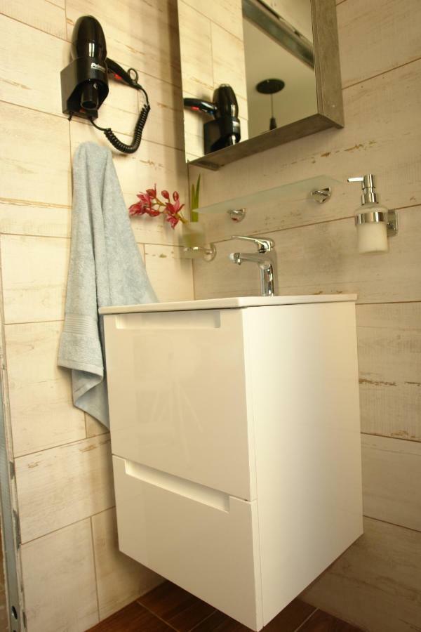 "Green Apartment" Close To Port & Center - Parking Patras Exterior photo